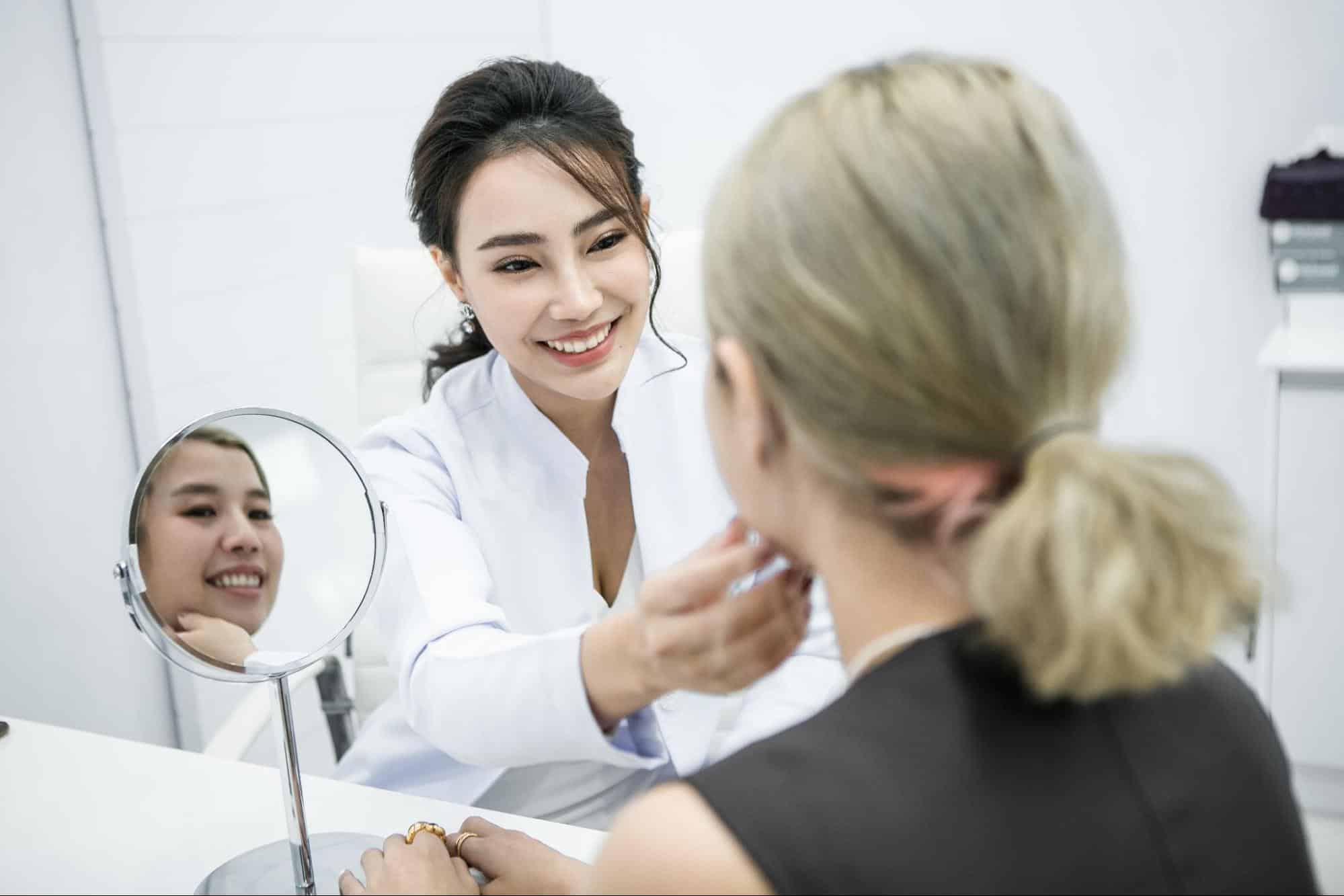ฉีดโบท็อก ที่ V Square Clinic